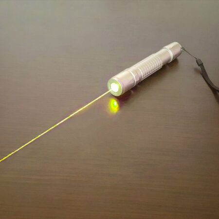 10mW Yellow Laser Pointer - Complete Set in Wooden Box/589nm
